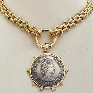 Gold Plated Queen Elizabeth II Coin Necklace – Silver Coin